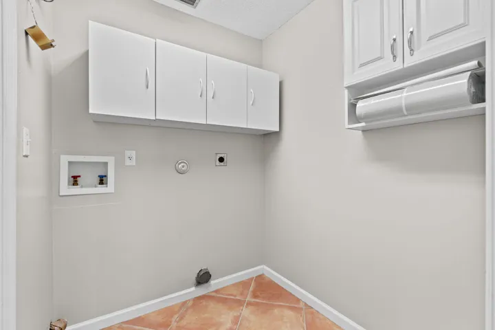 30-web-or-mls-A7409599