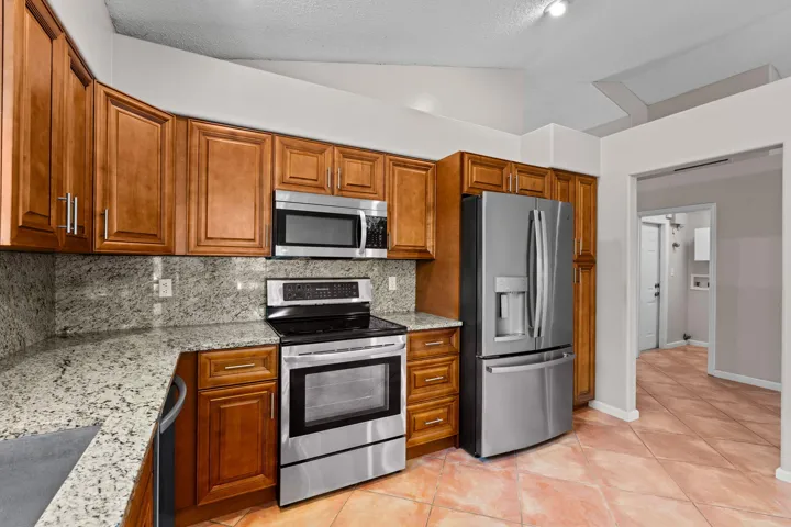 13-web-or-mls-A7409557
