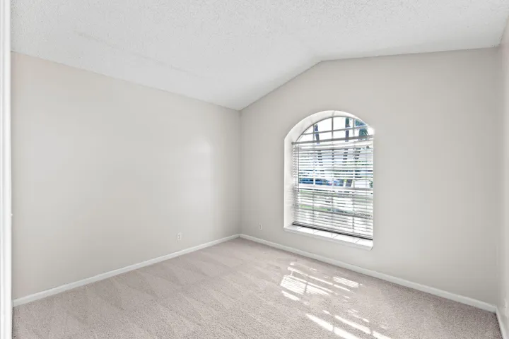 28-web-or-mls-A7409614