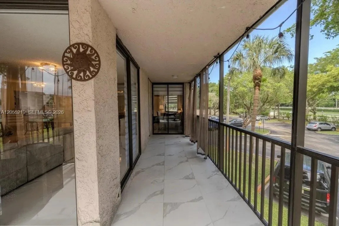 Screened-In Balcony
