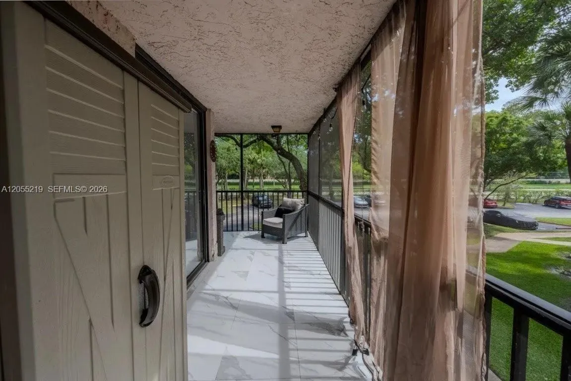 Screened-In Balcony