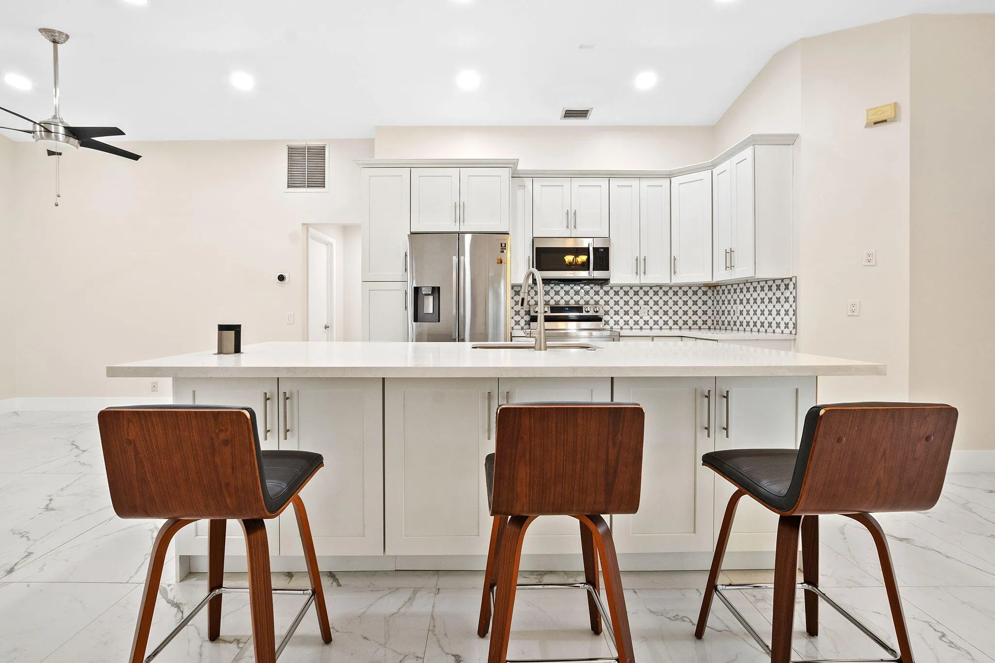 10-web-or-mls-4498-dogwood-cir