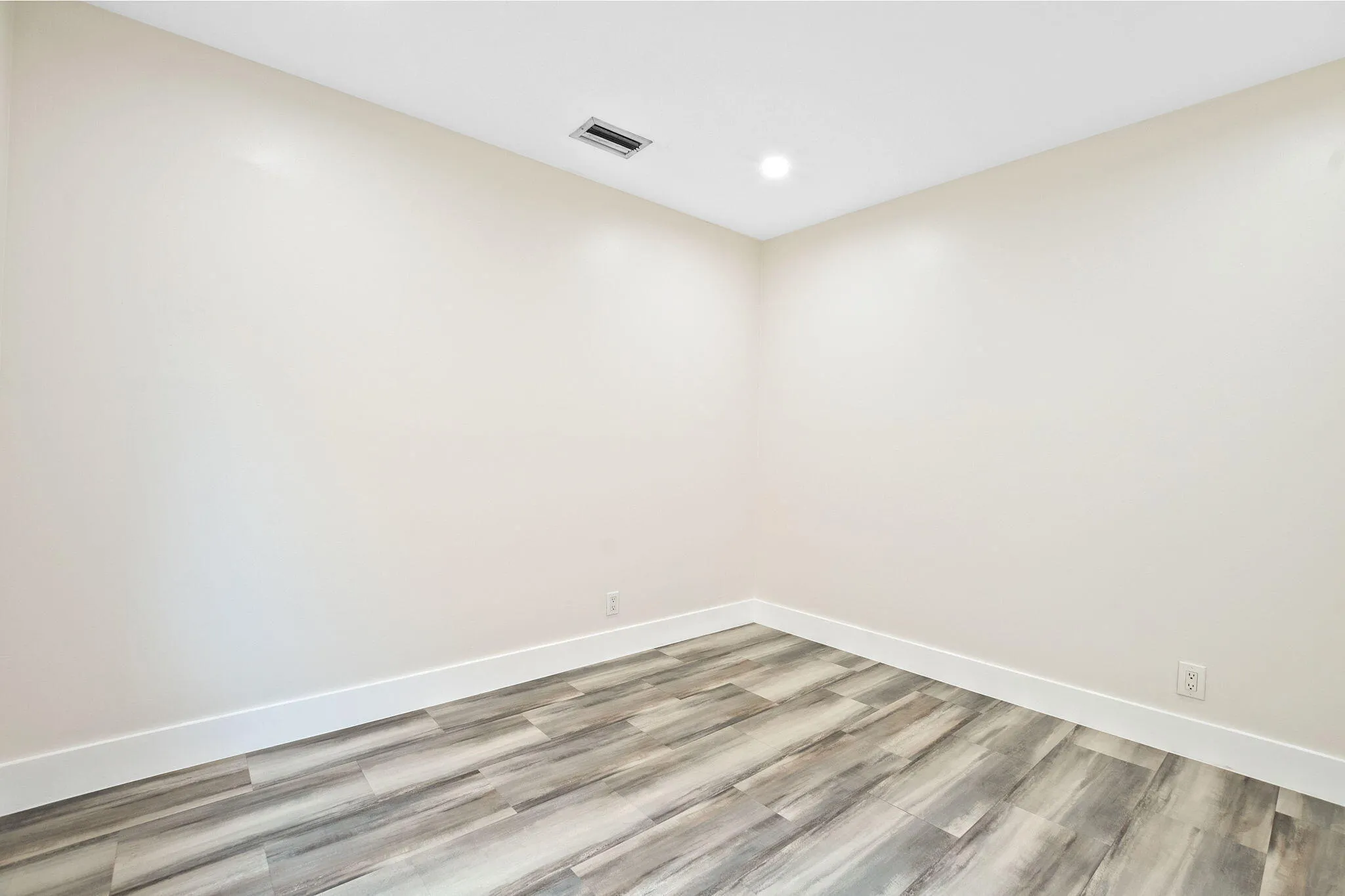 18-web-or-mls-4498-dogwood-cir