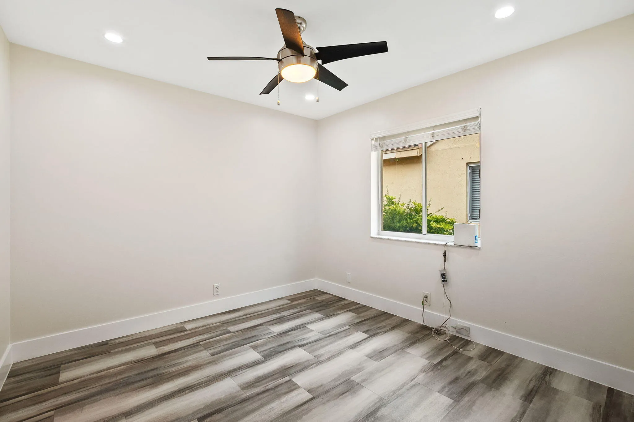 19-web-or-mls-4498-dogwood-cir