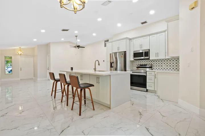 8-web-or-mls-4498-dogwood-cir