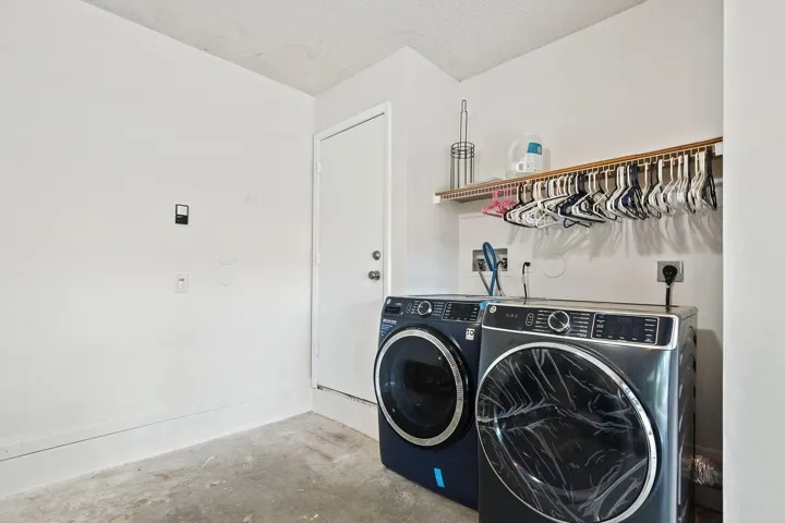 22-web-or-mls-4498-dogwood-cir