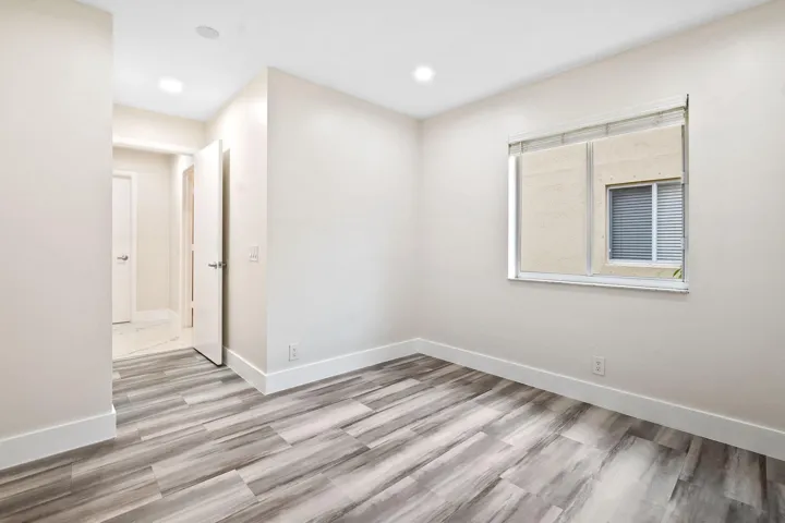 17-web-or-mls-4498-dogwood-cir