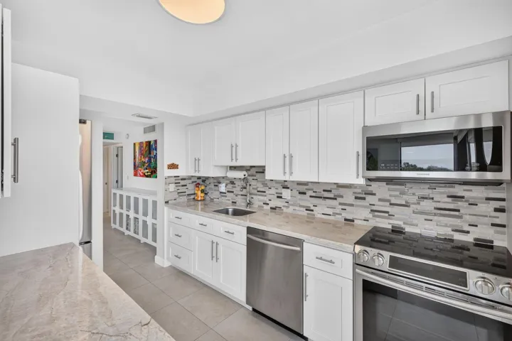 1301-516 Kitchen