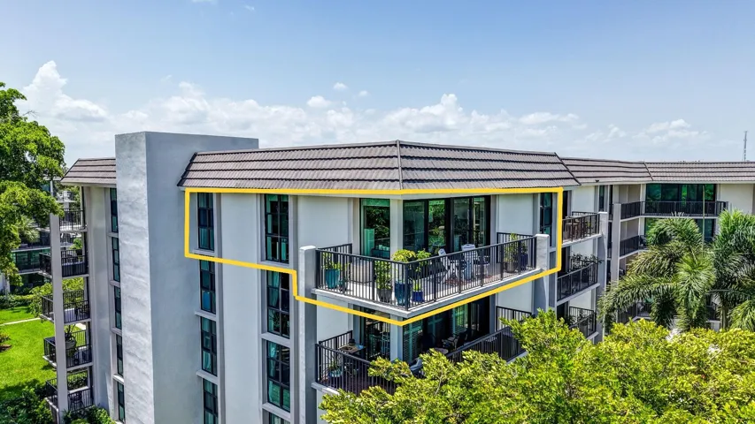 1301-516 Wrap around Balcony-Aerial View