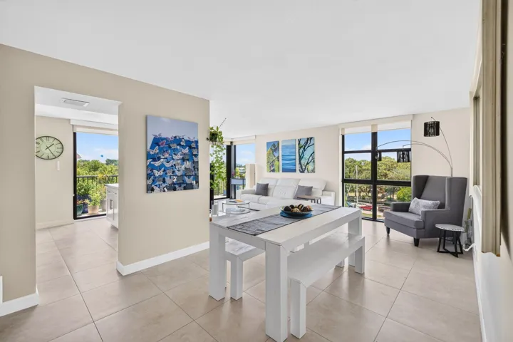 1301-516 Open Plan Living-Dining-Kitchen