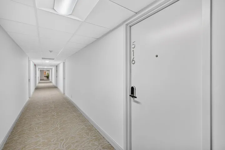 1301 Hallway to Unit 516