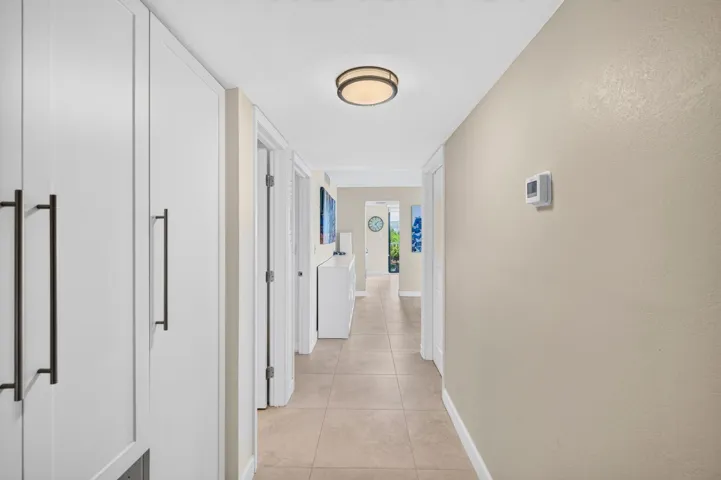 1301-516 Interior Hallway