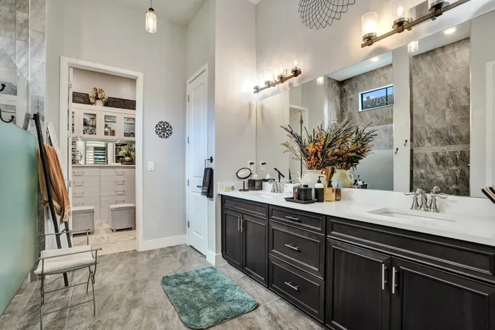Primary Bath w dual vanity, walk in shower
