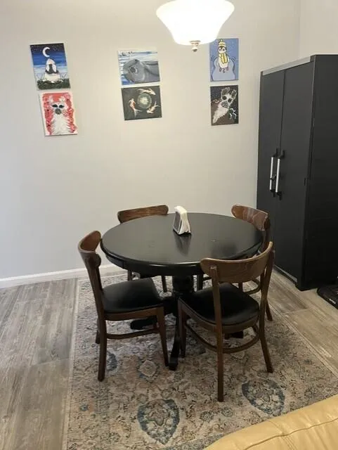 Dining room 5070E