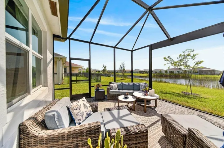 outdoorliving5.jpg-SMALL
