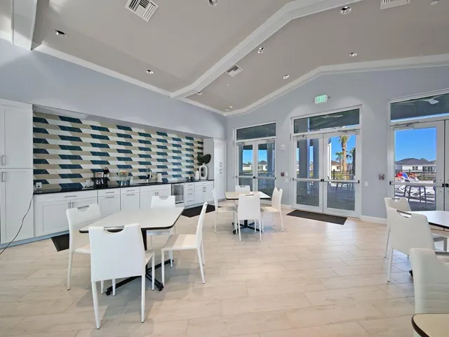 clubhousekitchen1web.jpg-SMALL