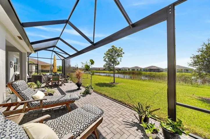 outdoorliving3.jpg-SMALL