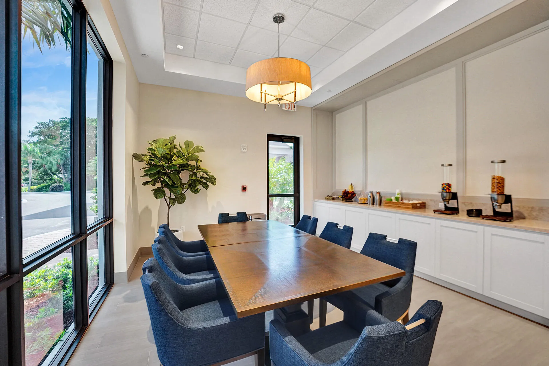Club Dining 2