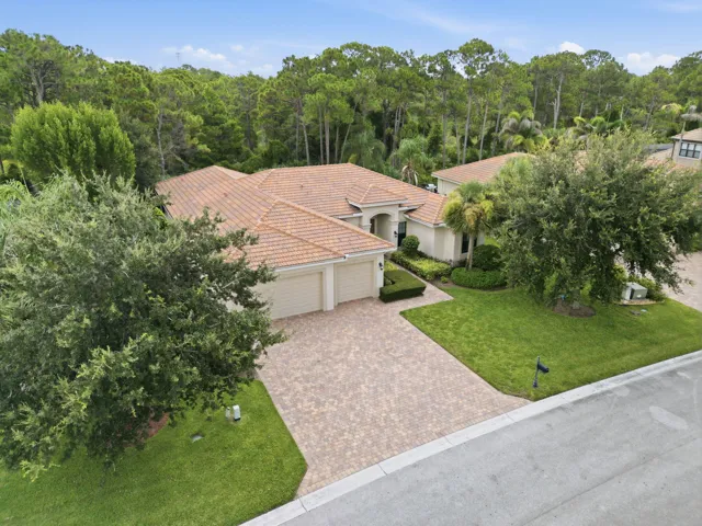 65-web-or-mls-2553_NW_Crystal_Lake_Dr_Dr