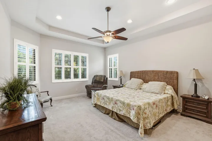 4-web-or-mls-2553_NW_Crystal_Lake_Dr_004