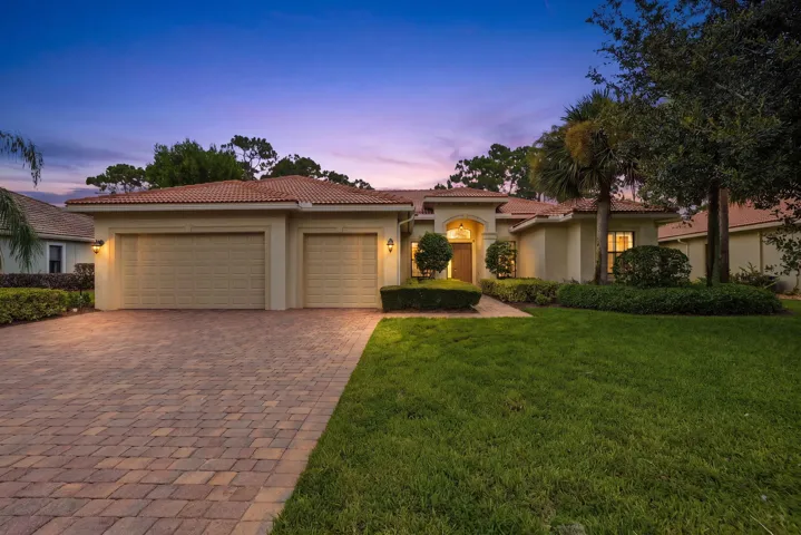 1-web-or-mls-2553_NW_Crystal_Lake_Dr_061