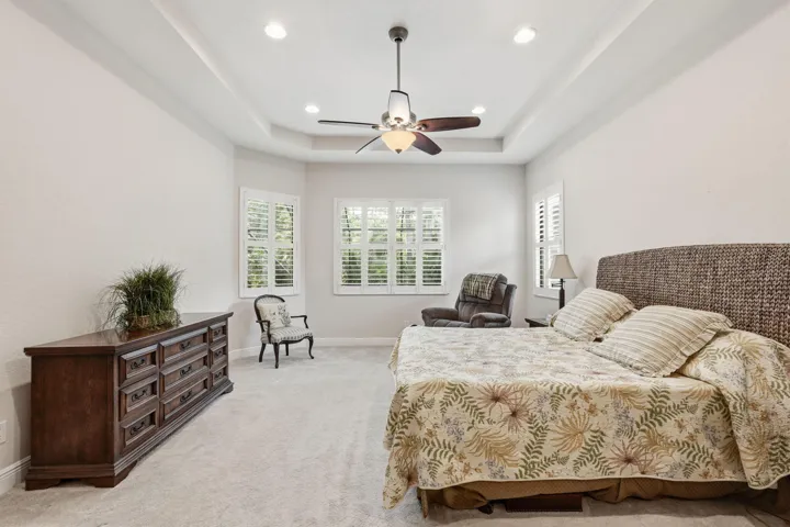 3-web-or-mls-2553_NW_Crystal_Lake_Dr_003