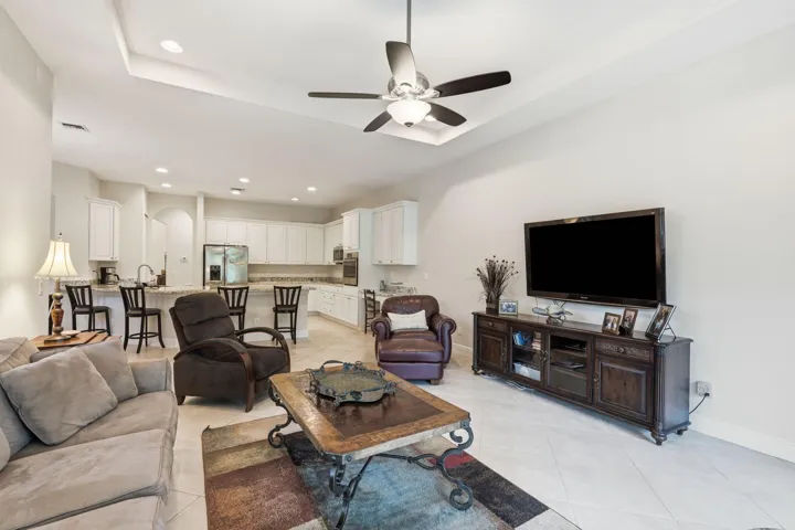 39-web-or-mls-2553_NW_Crystal_Lake_Dr_03
