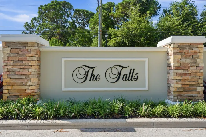 81-web-or-mls-2553_NW_Crystal_Lake_Dr_00