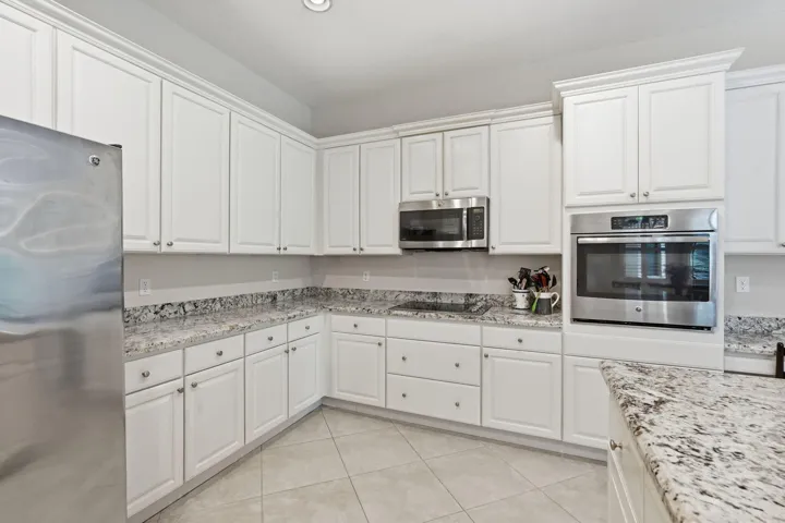 48-web-or-mls-2553_NW_Crystal_Lake_Dr_04