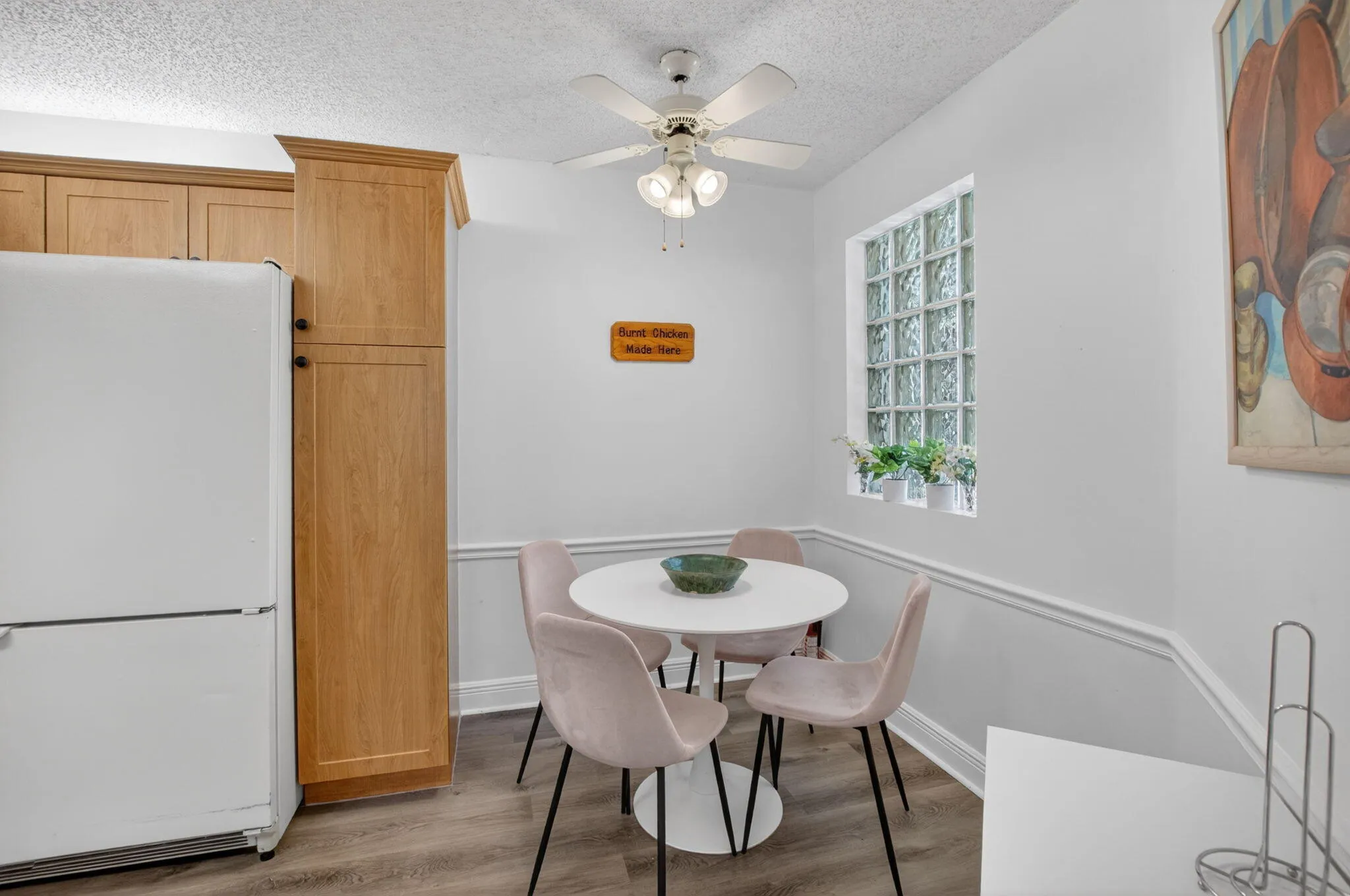 Eat-In Kitchen