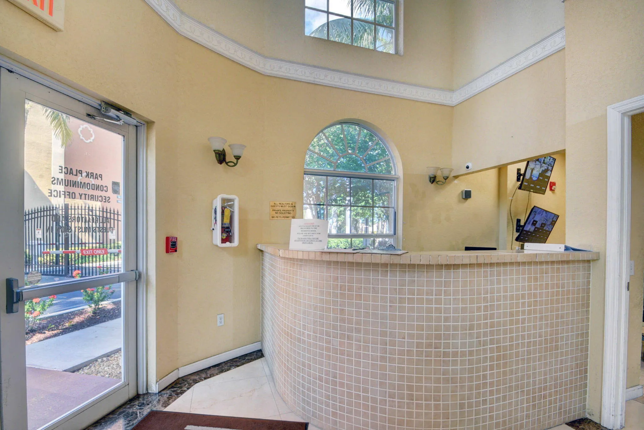 57-web-or-mls-1640 Presidential (4)