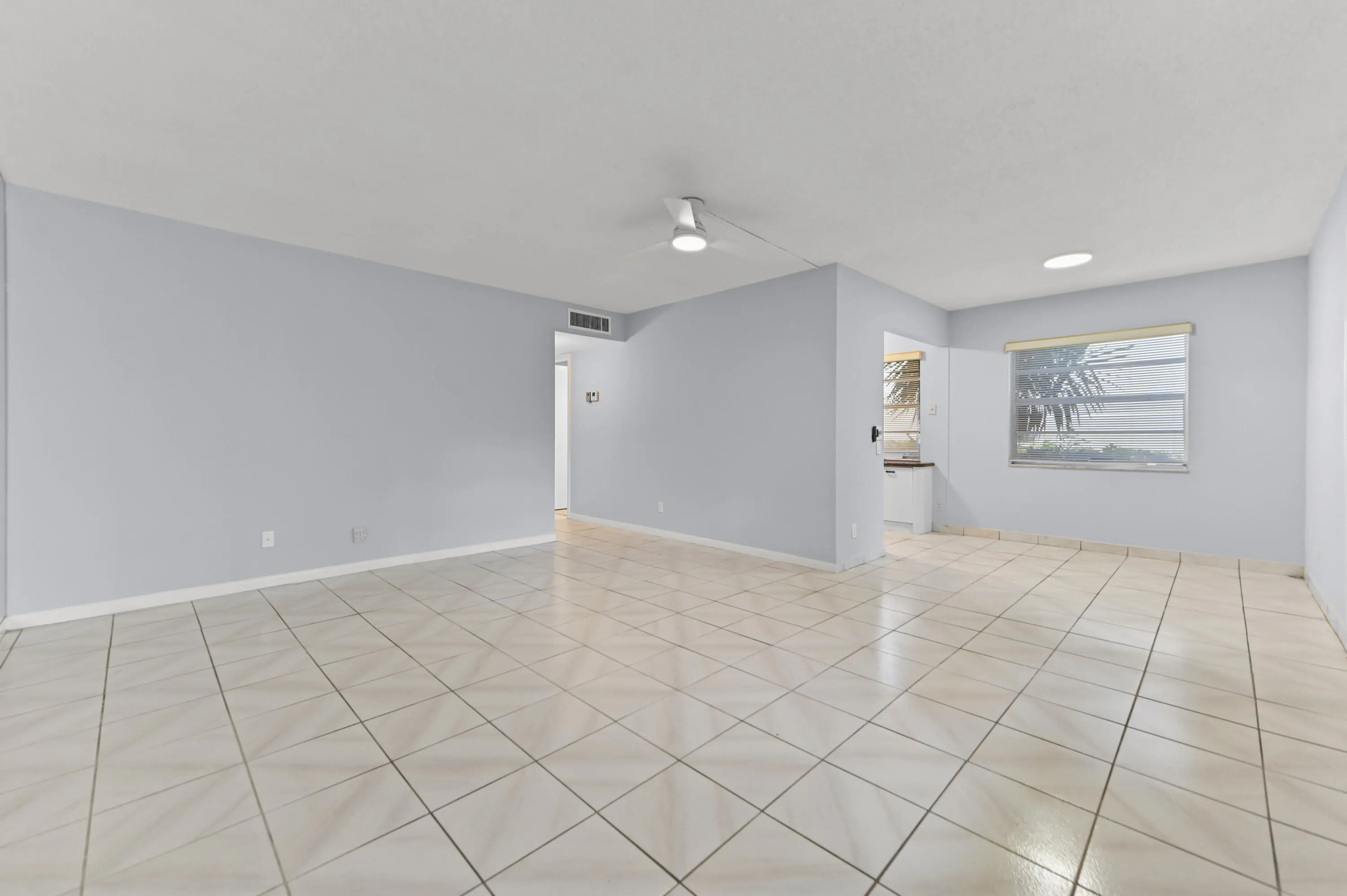 08 Living Room 04
