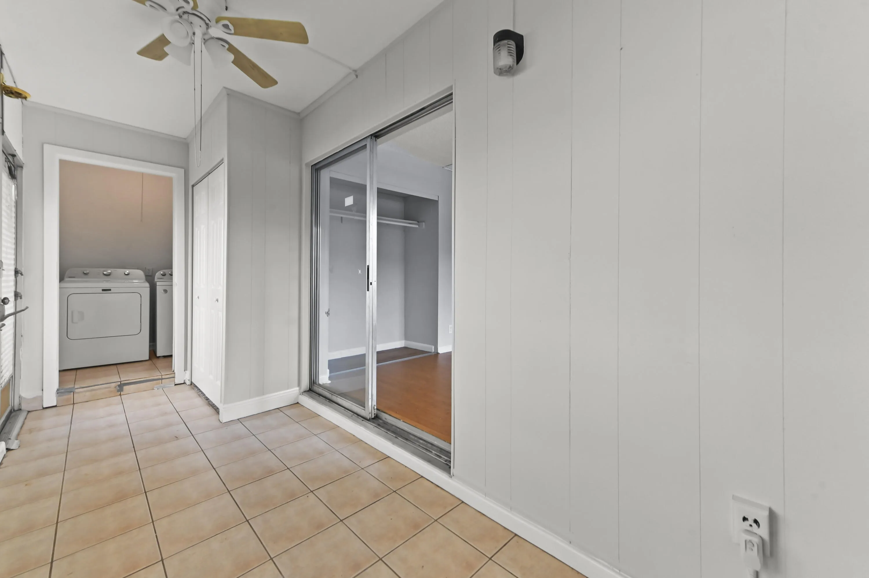 23 Patio 02
