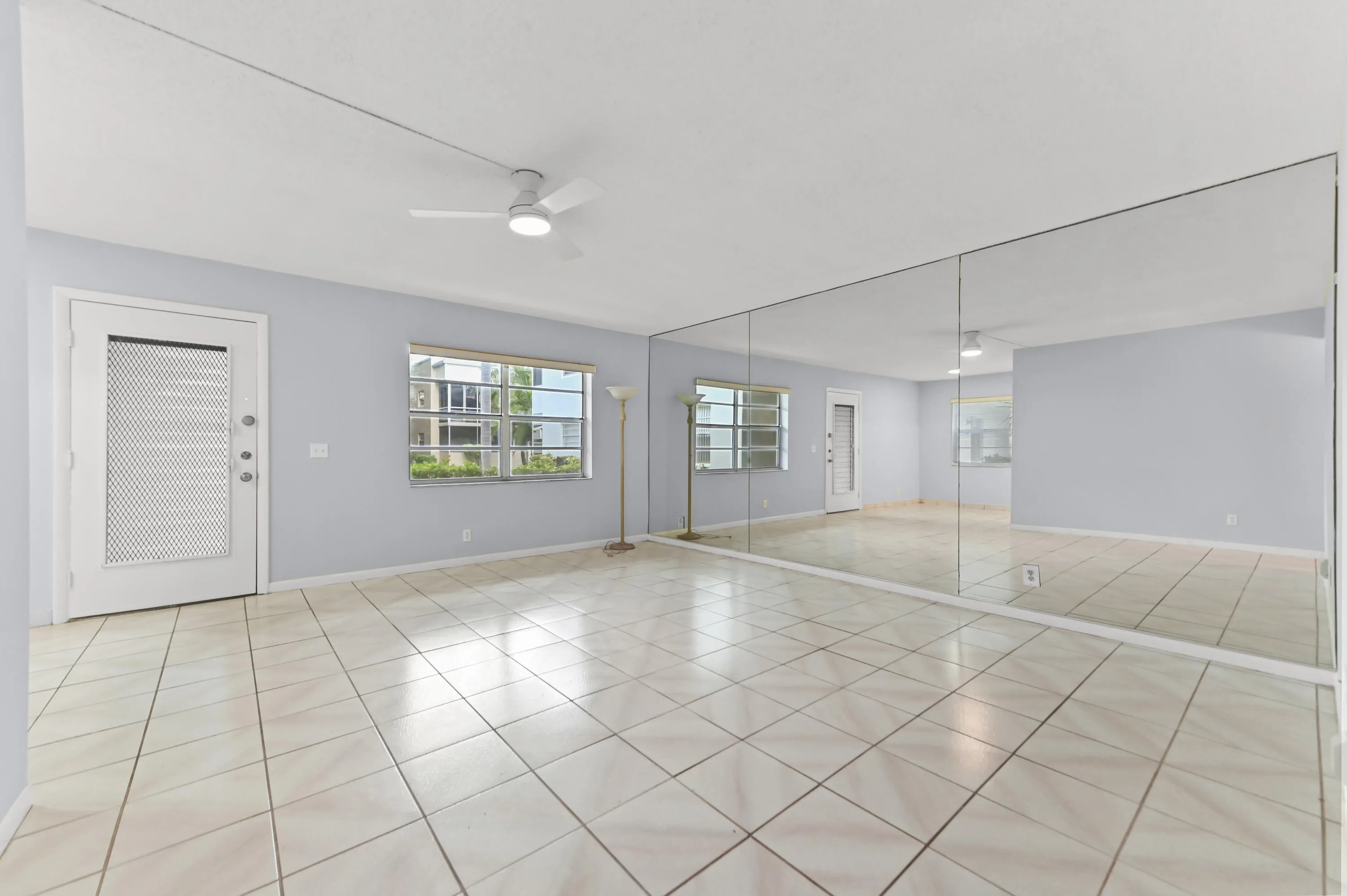 07 Living Room 03