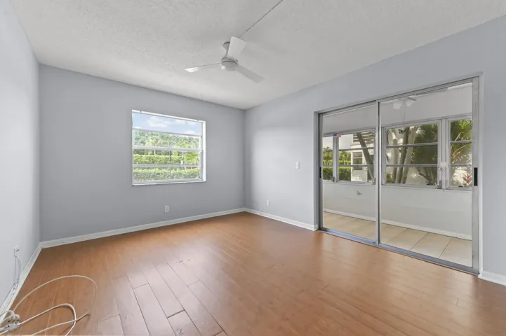 19 Bedroom 01