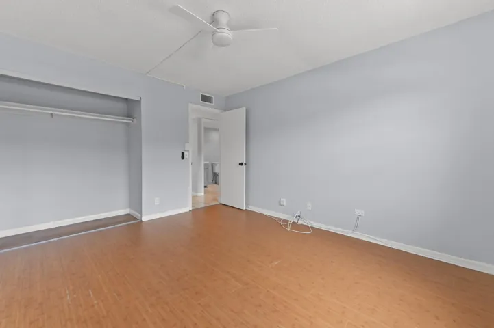 20 Bedroom 02