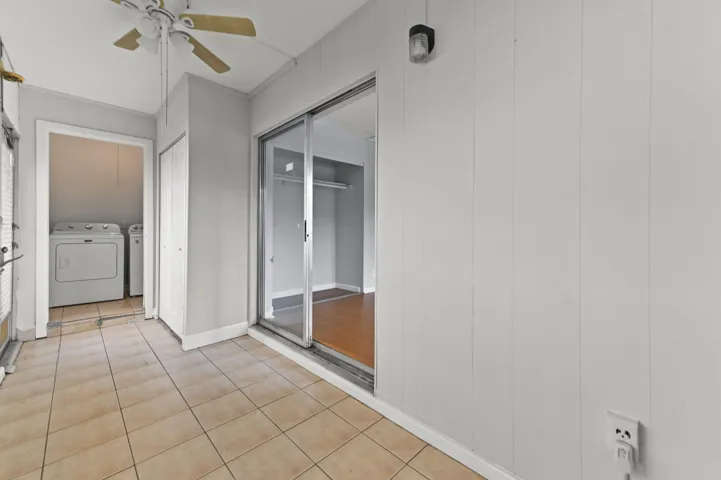 23 Patio 02