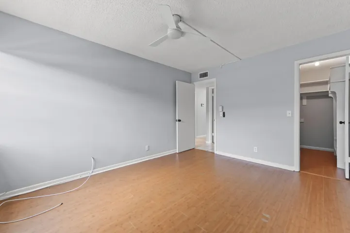 14 Bedroom 02
