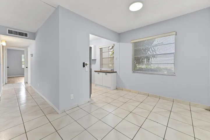 09 Dining Room 01