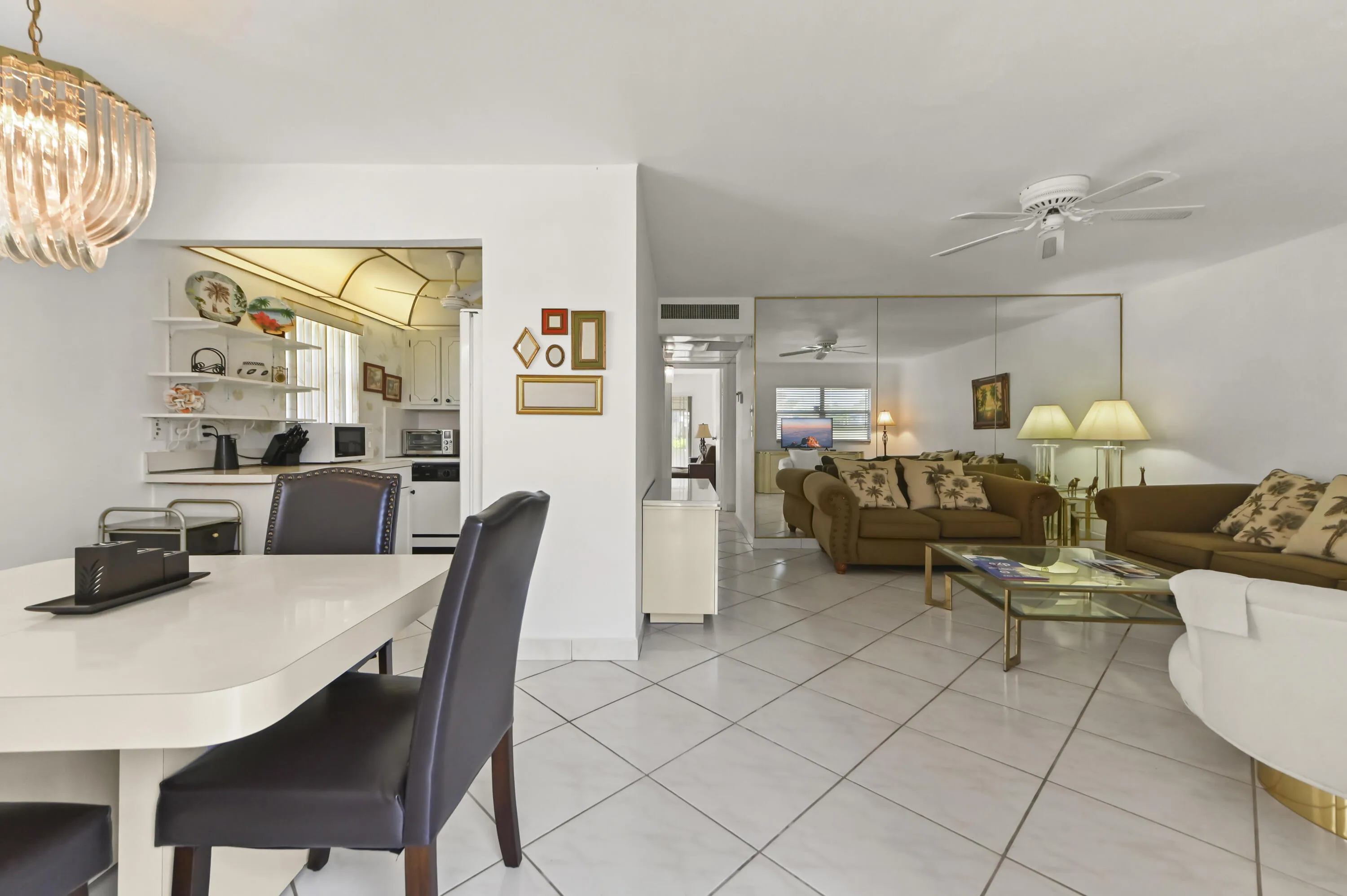 03 Living Room 01