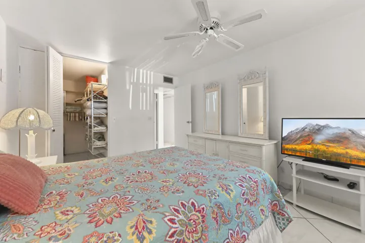 15 Bedroom 03