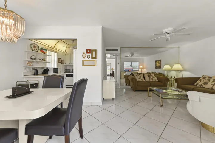03 Living Room 01