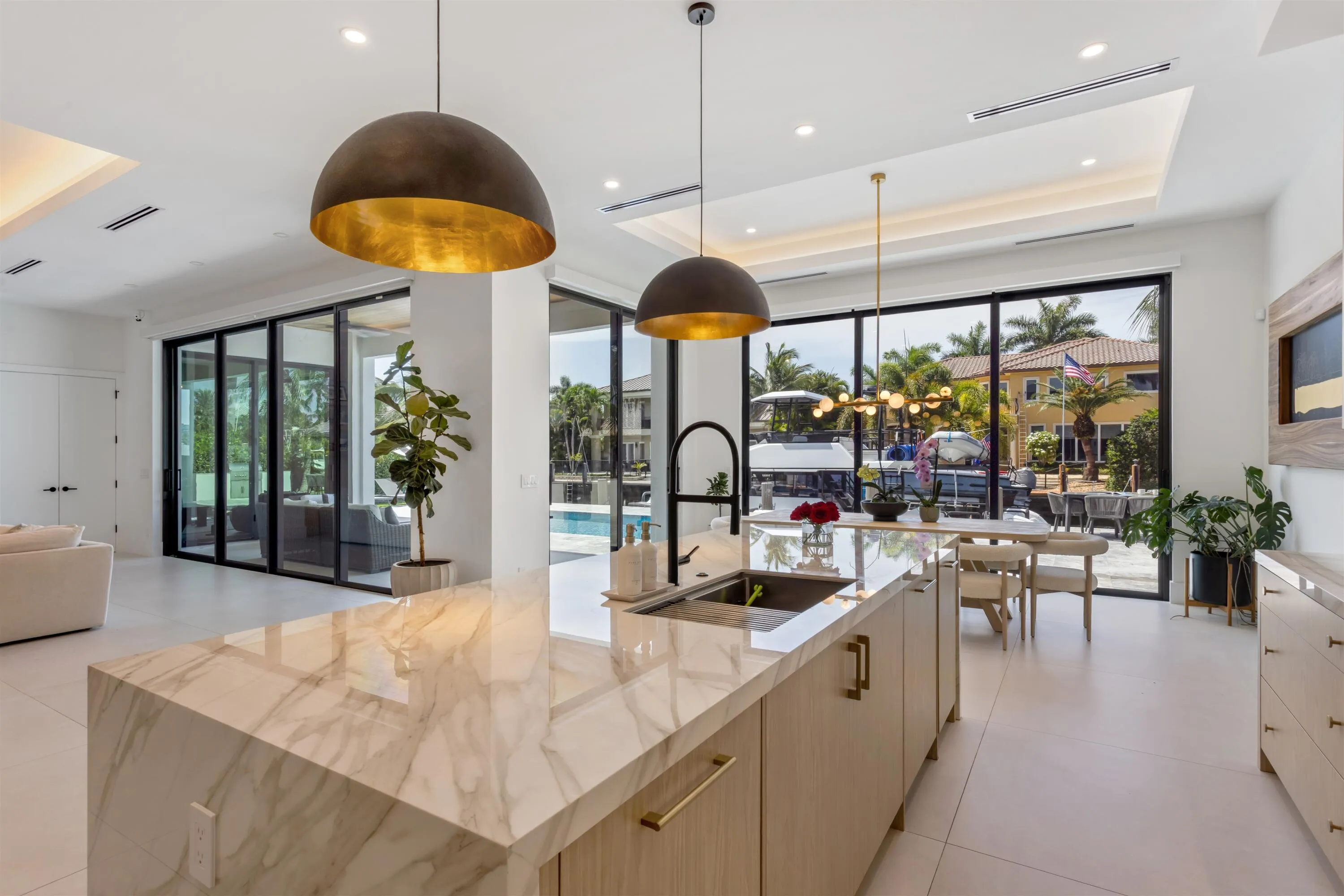 KITCHEN_TO_DINING_ROOM
