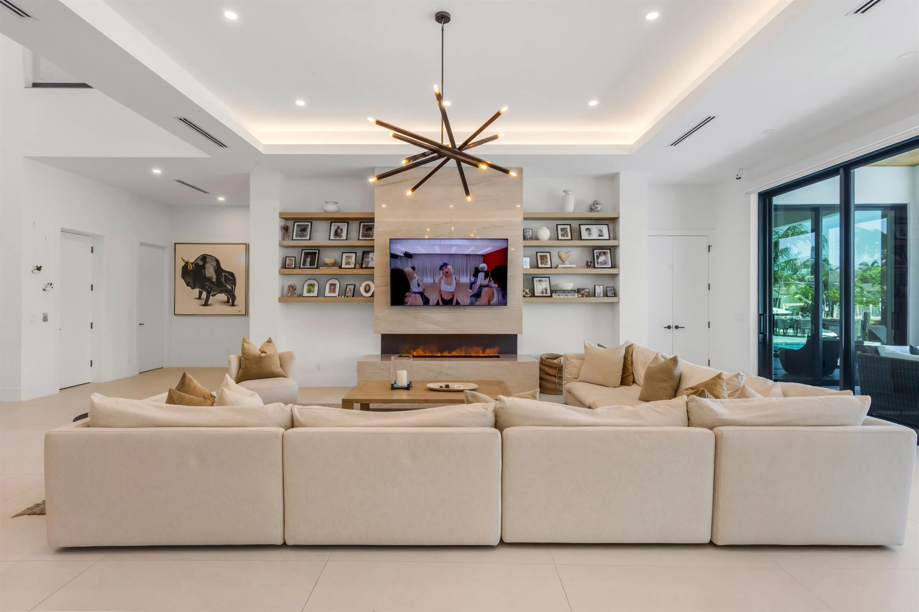 LIVING_ROOM_STRAIGHT