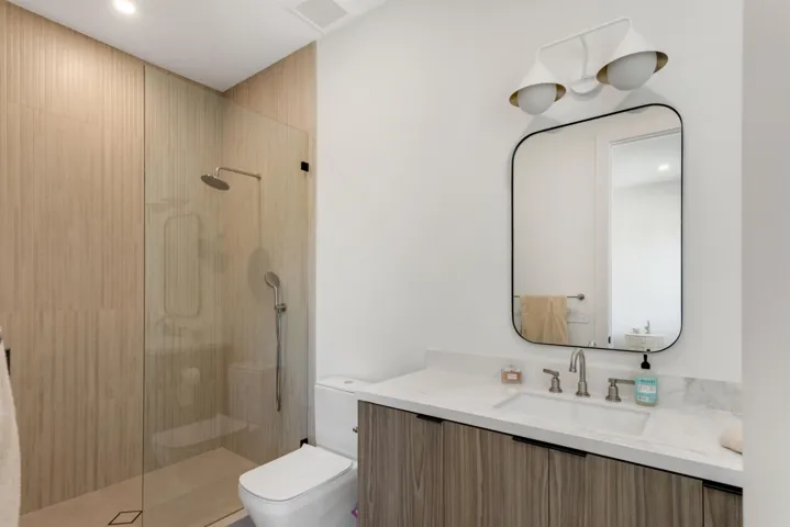 BATHROOM_4