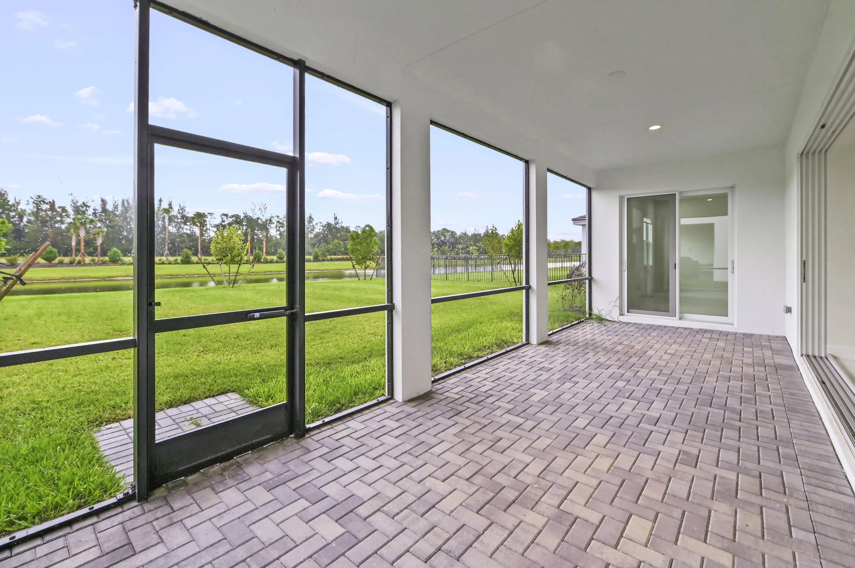 44 Patio 01