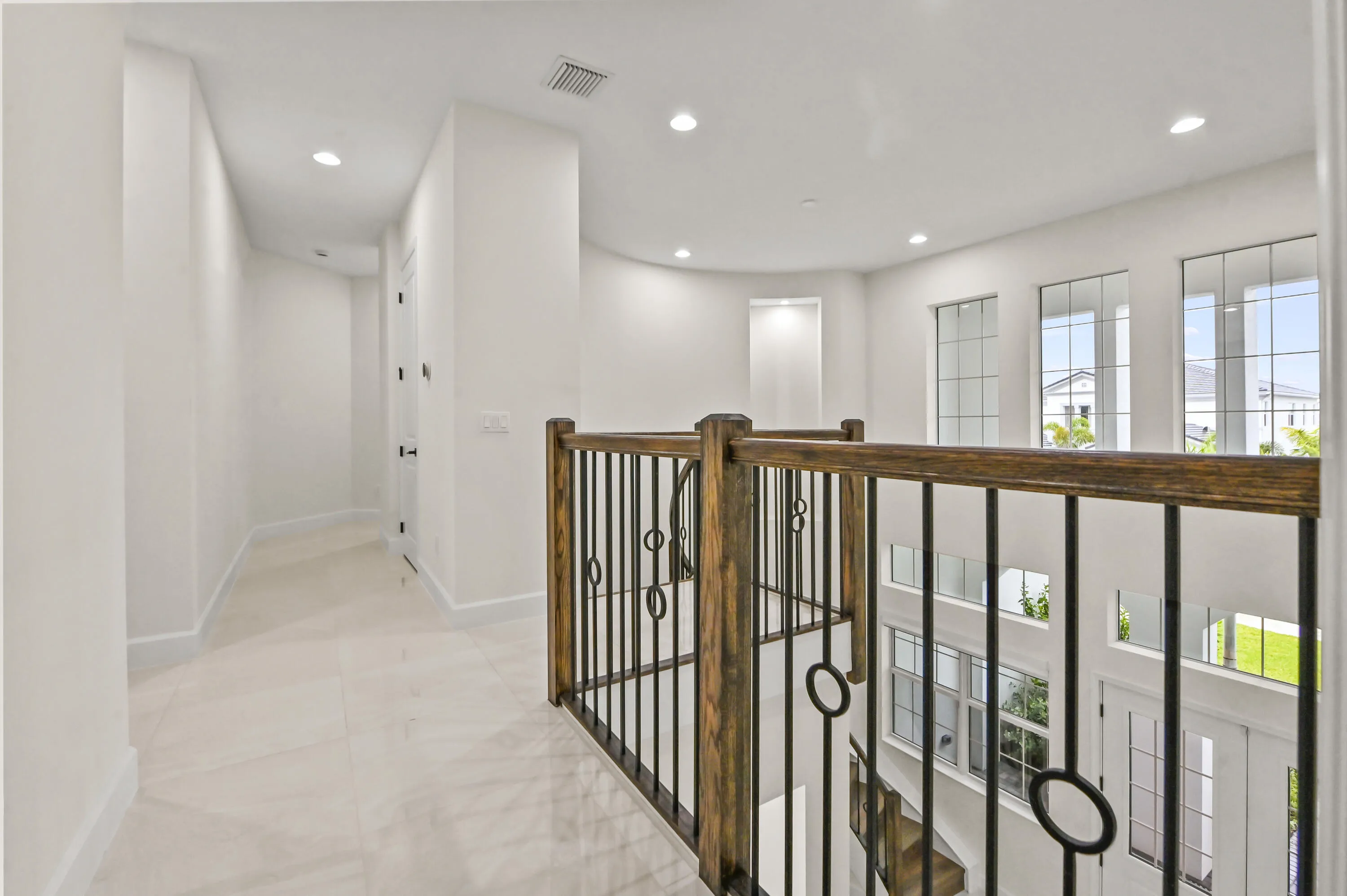 26 Hallway 02