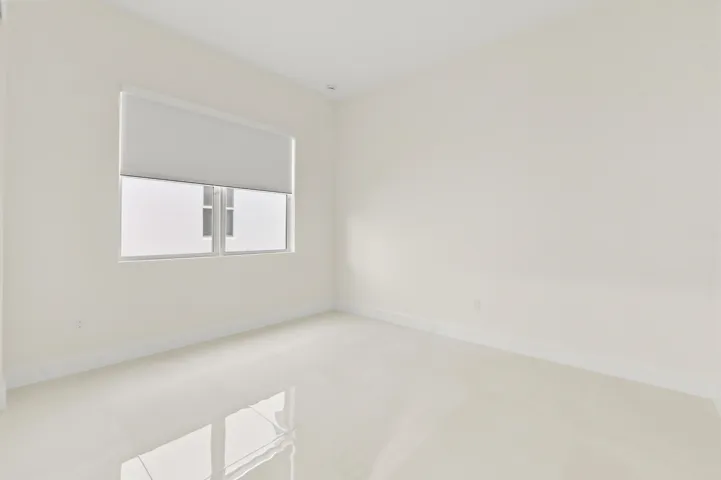 21 Bedroom 01