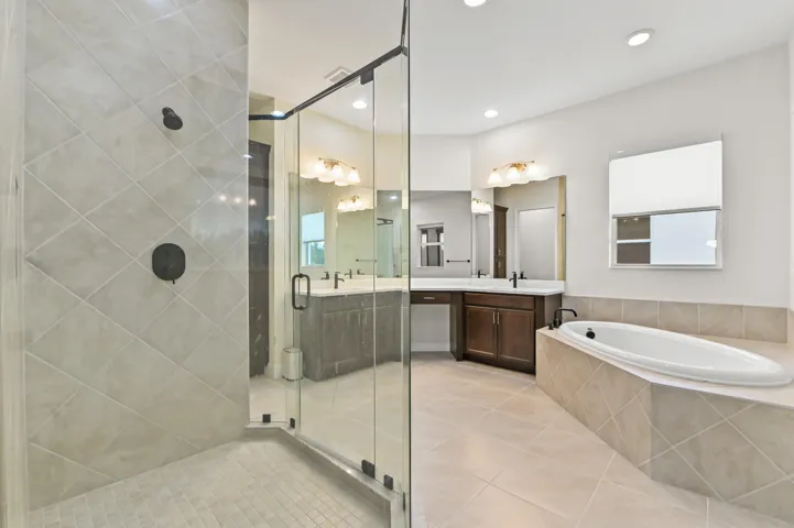 37 Bathroom 01