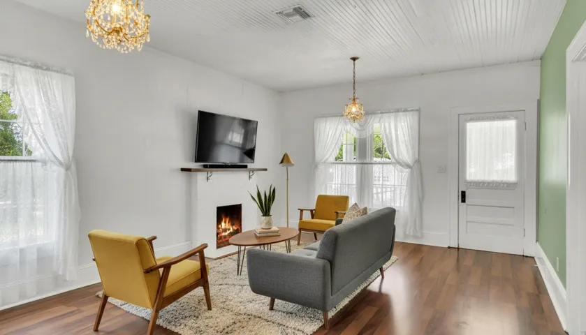 Living room virtually staged